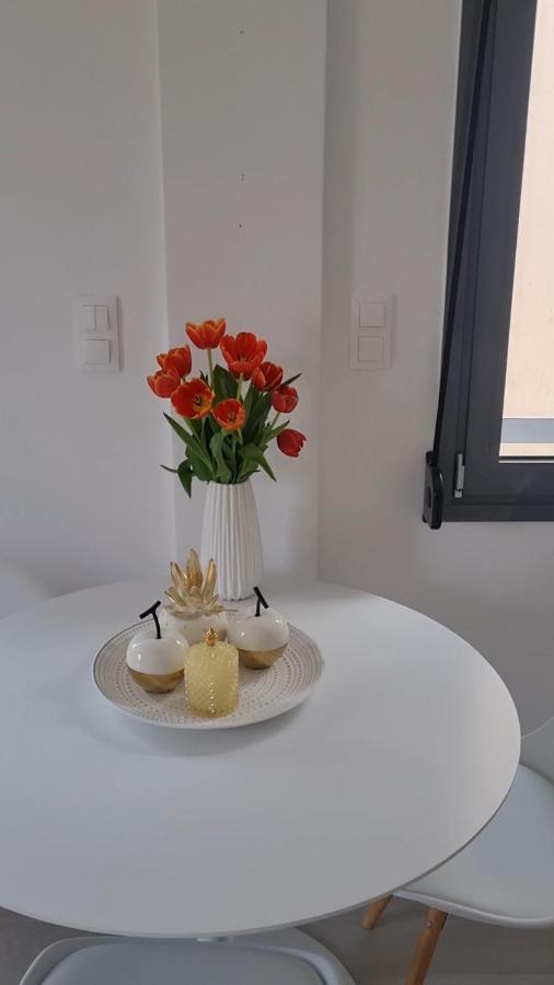 Tiffany'S Apartments -2' Walk From Metro أثينا المظهر الخارجي الصورة