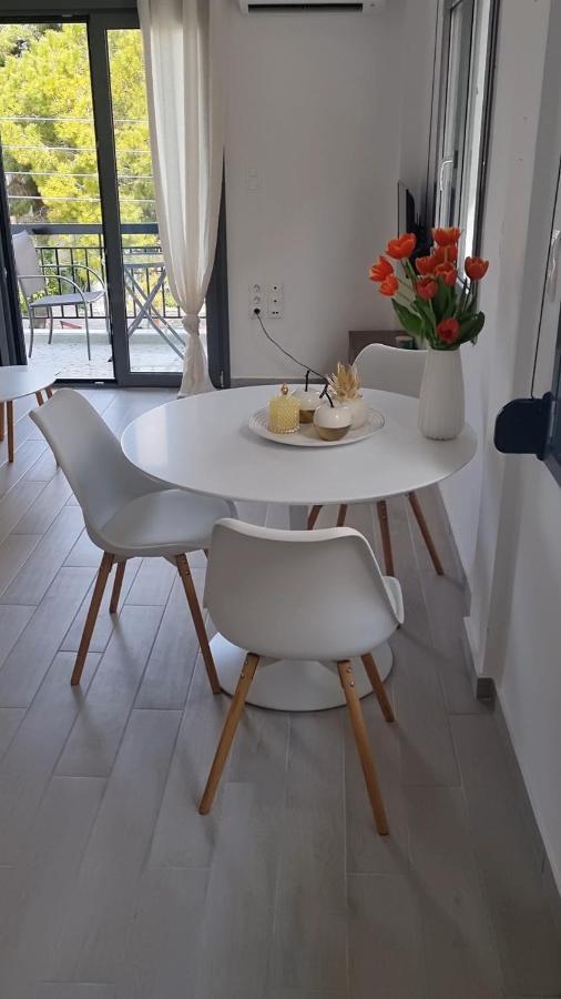 Tiffany'S Apartments -2' Walk From Metro أثينا المظهر الخارجي الصورة