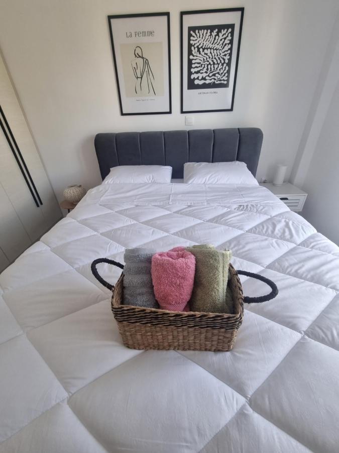 Tiffany'S Apartments -2' Walk From Metro أثينا المظهر الخارجي الصورة