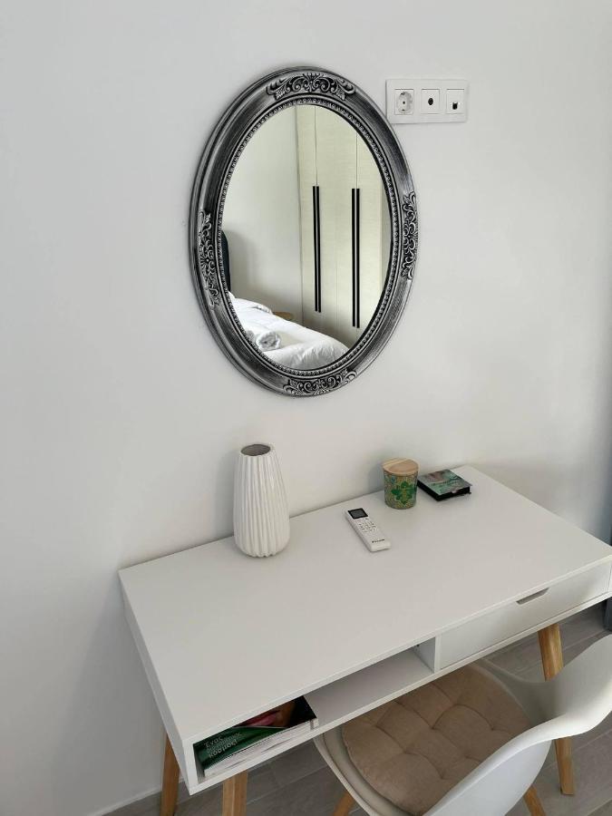 Tiffany'S Apartments -2' Walk From Metro أثينا المظهر الخارجي الصورة