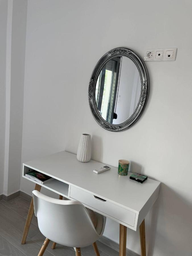 Tiffany'S Apartments -2' Walk From Metro أثينا المظهر الخارجي الصورة